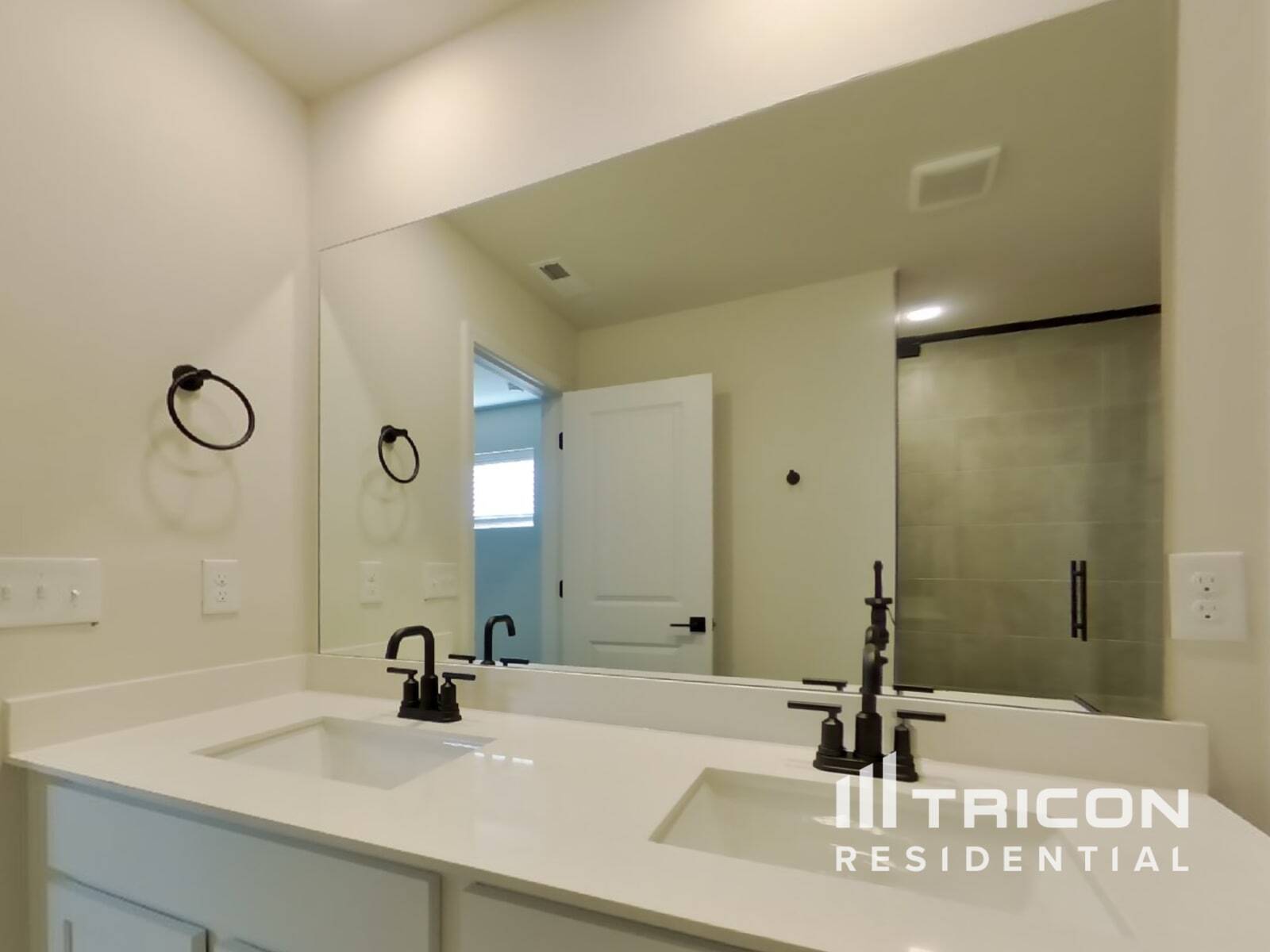 Building Photo - 635 Cantrell Dr
