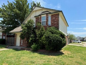 Building Photo - 4 bed in Moore Schools!