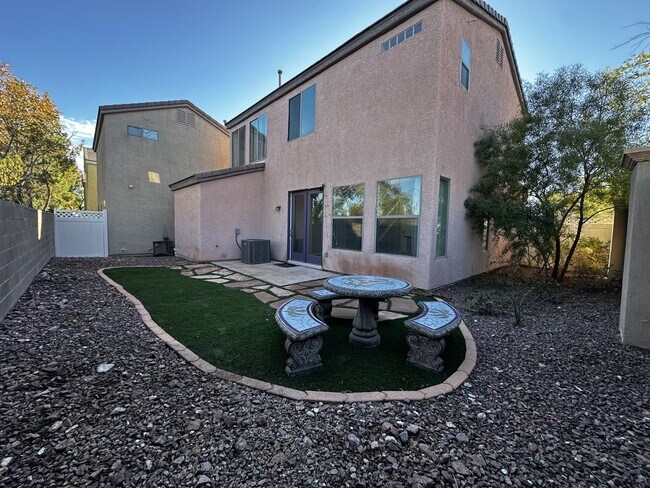 Building Photo - 7628 Belhurst Ave