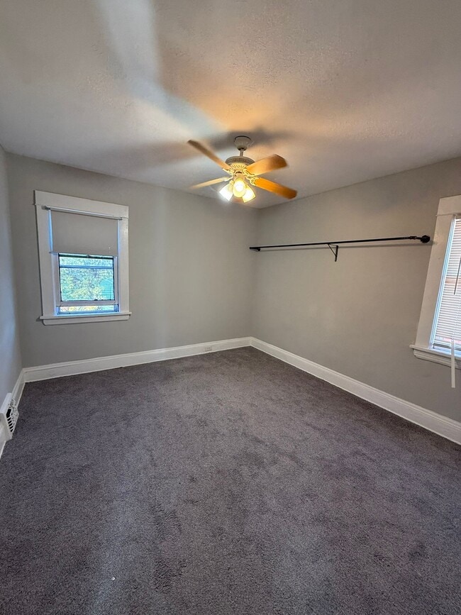 Building Photo - 1336 Thoreau Rd
