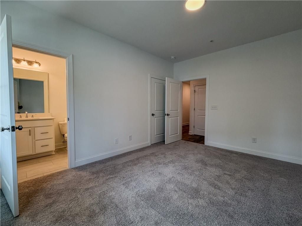 Building Photo - 512 Sawnee Vlg Dr