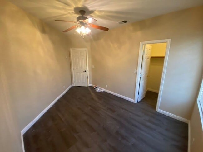 Building Photo - 2640 Ohio Ct