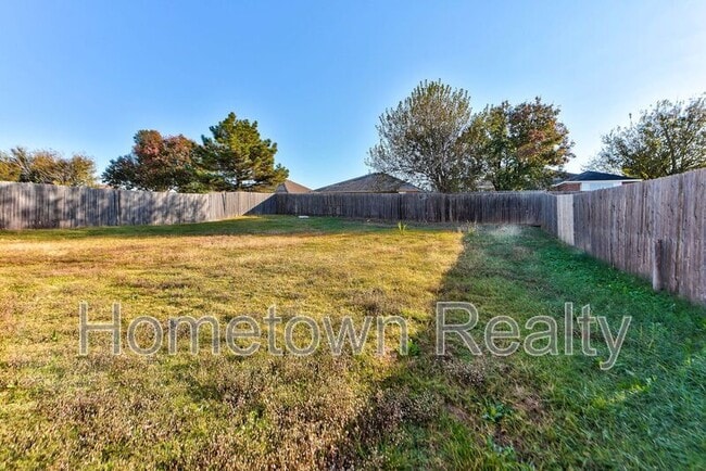 Building Photo - 16416 Oconee Creek Dr