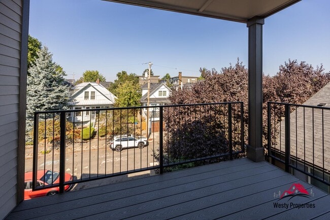 Building Photo - 110 N Blandena St