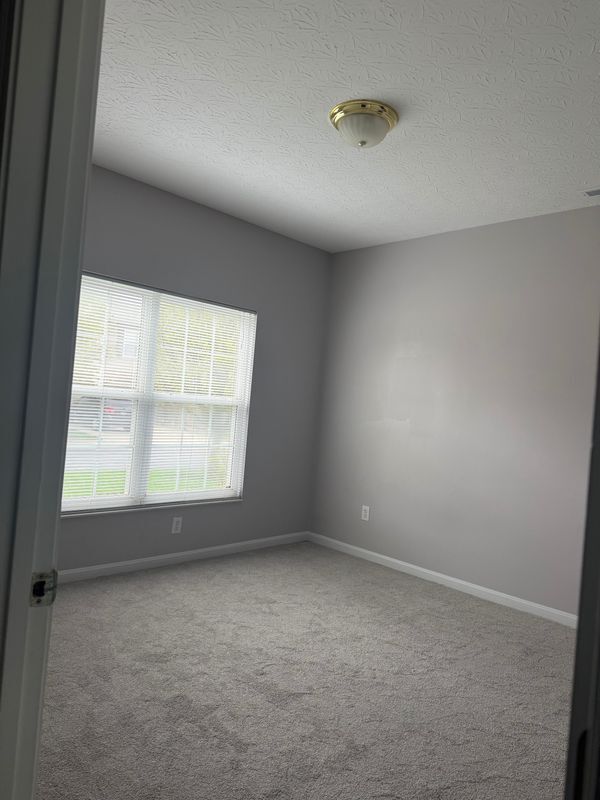 Building Photo - 5840 Bayswater