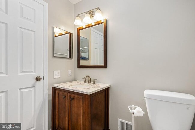 Building Photo - 113 Talgrath Ct