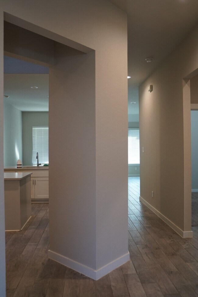 Building Photo - 3023 Jackmans Diamond