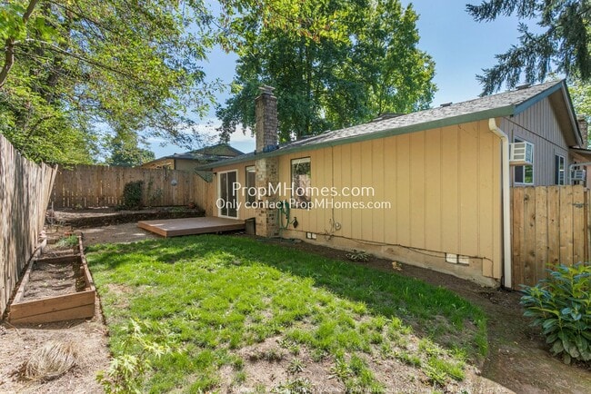 Building Photo - Thoughtfully Updated Two Bedroom Duplex in Oak Grove! DEPOSIT SPECIAL