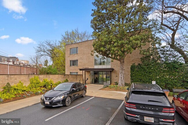 Building Photo - 2755 Ordway St NW