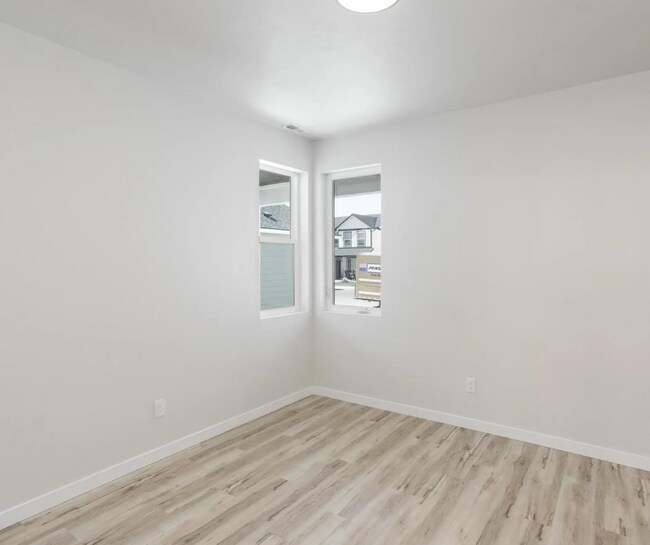 Building Photo - 1016 Greenfield Dr