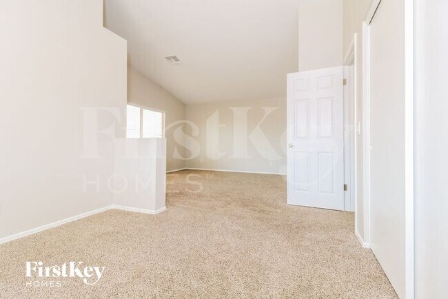 Building Photo - 11575 W Holly St