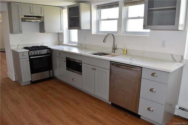 Building Photo - 23 Clark Ave