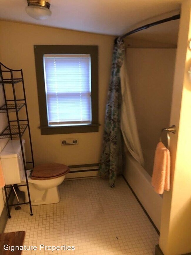 Building Photo - 3 br, 1 bath House - 3039 T.N. Snow Road