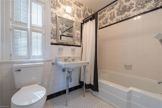 Building Photo - 621 Butler Ave