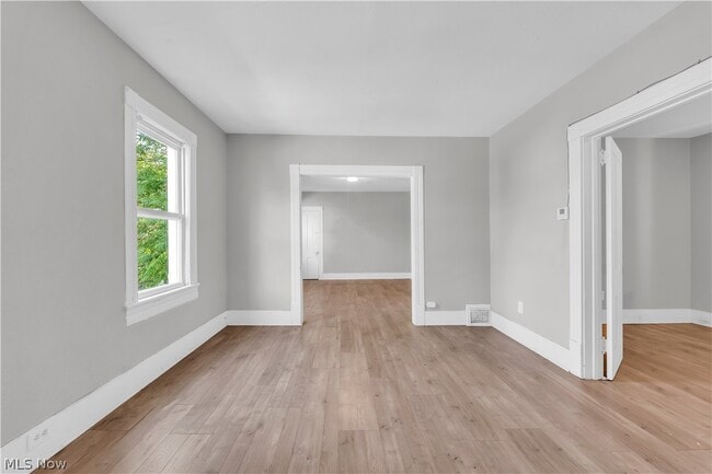 Building Photo - 3721 W 33rd St