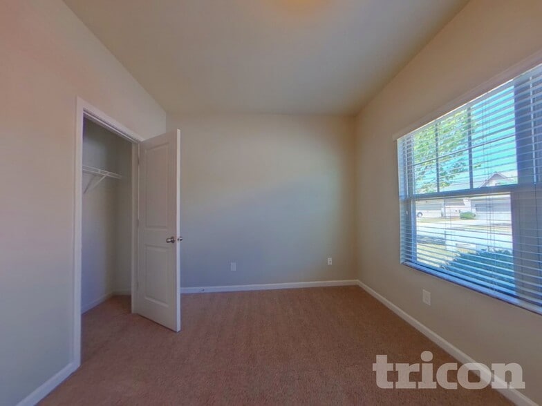 Building Photo - 731 Independence Ave