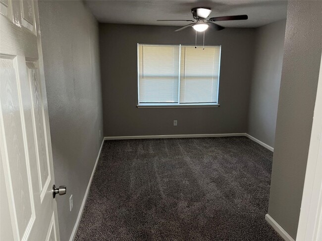 Building Photo - 2314 Pickerton Dr