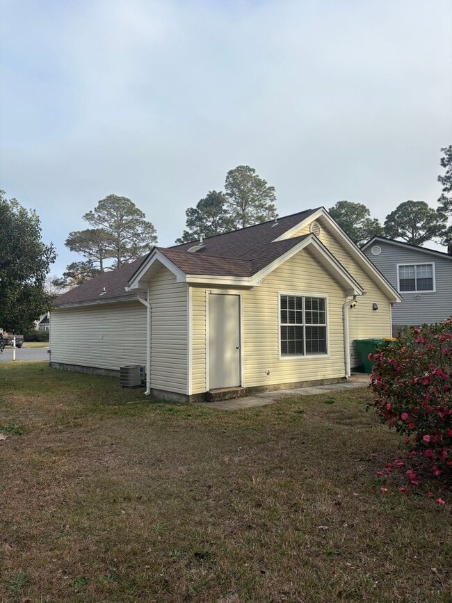 Building Photo - Charming 2 Bedroom in Fort Walton Beach!