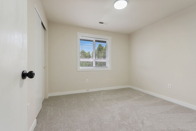 Building Photo - Beautiful Home in Winchester Hills