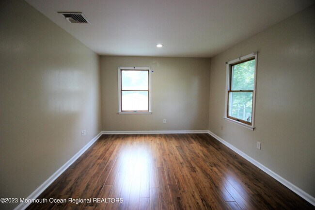 Building Photo - 233 Keller St