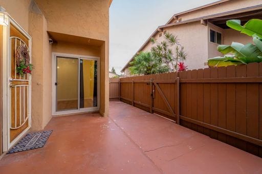 Building Photo - Two Weeks FREE Chula Vista Townhome 2 Bed 1 Bath with assigned parking, Refreshed w/prime amenities.