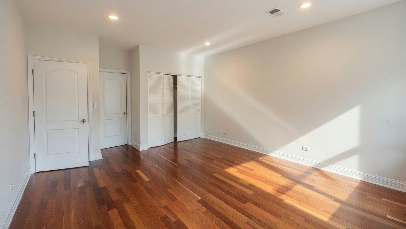 Building Photo - 2038 W Touhy Ave