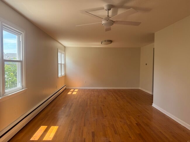 Building Photo - 717 Hudson Ave