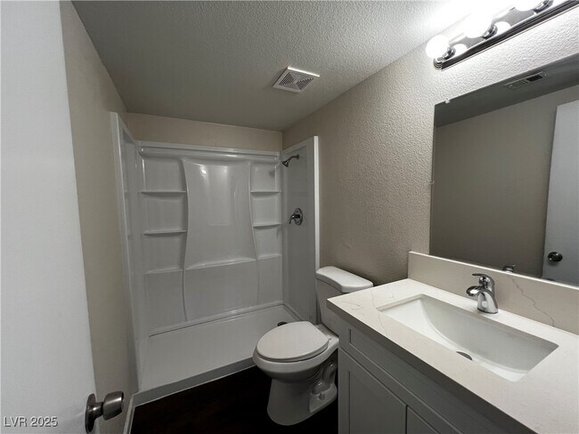 Building Photo - 5021 River Glen Dr