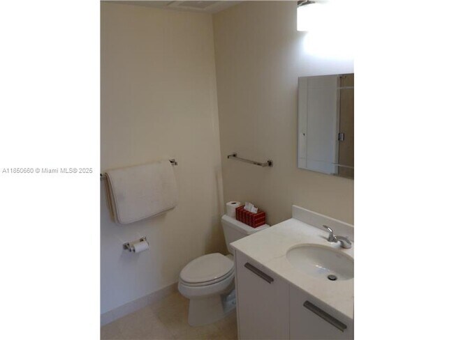 Building Photo - 1060 Brickell Ave