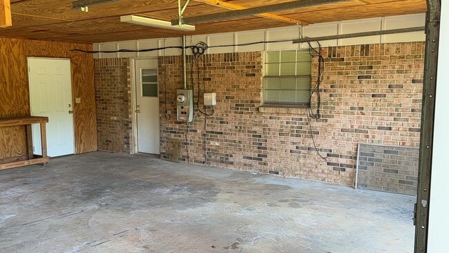 Building Photo - 2245 Mobile Rd