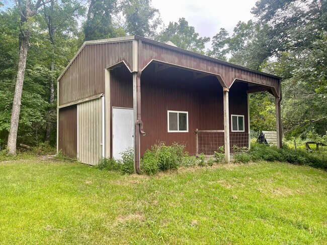 Building Photo - Unique 4 Bedroom Home on Dead-End Road w/ 6 Acres