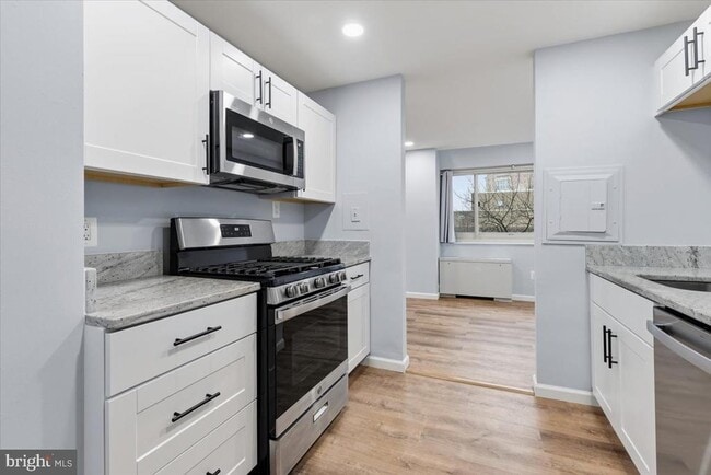 Building Photo - 4520 King St