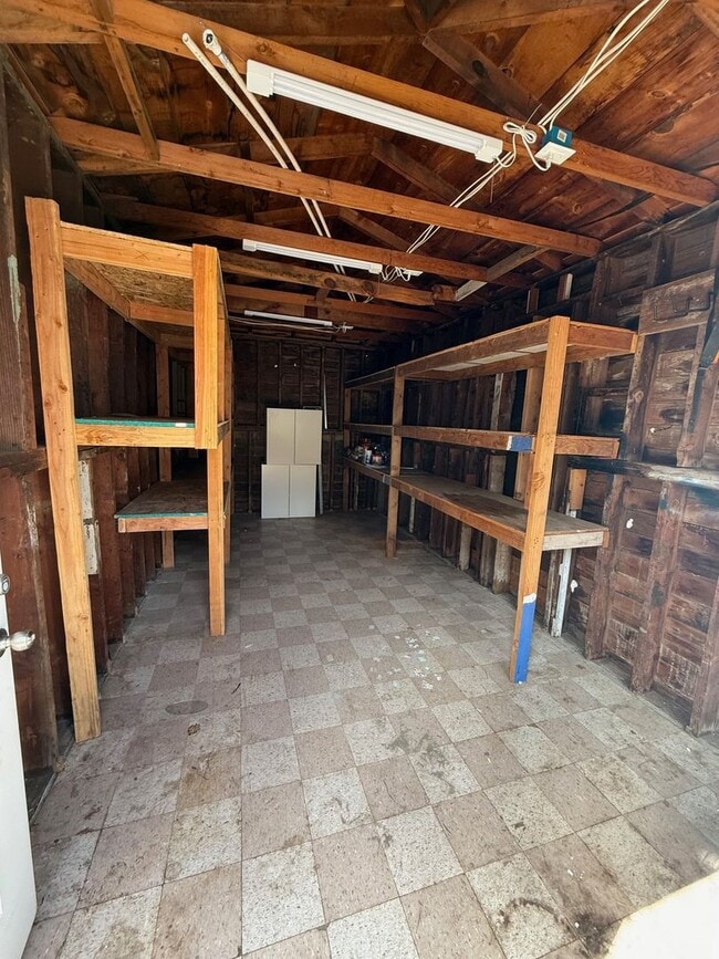 Building Photo - Beautiful 3 Bedroom 2 bath home in well de...
