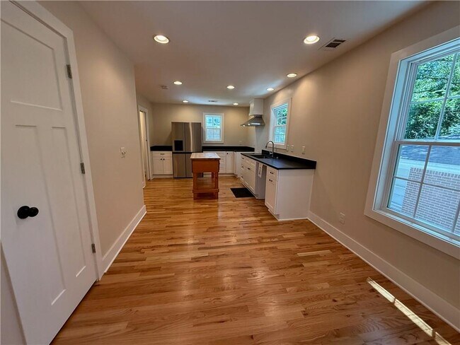 Building Photo - 161 Stanhope Cir NW