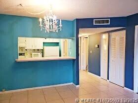 Building Photo - 4156 Inverrary Dr