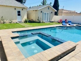 Building Photo - 1108 Olmsted Dr