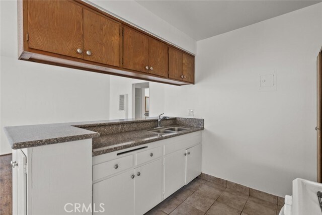 Building Photo - 1601 College View Dr
