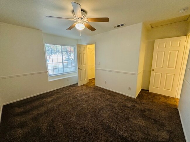 Building Photo - $2,195 Bullard & Figarden, 3 Bedroom - N. ...