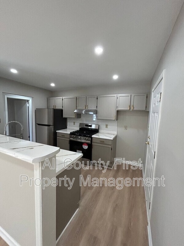 Building Photo - 69 Meldon Ave SE