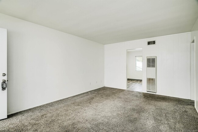Building Photo - 4343 Idaho St