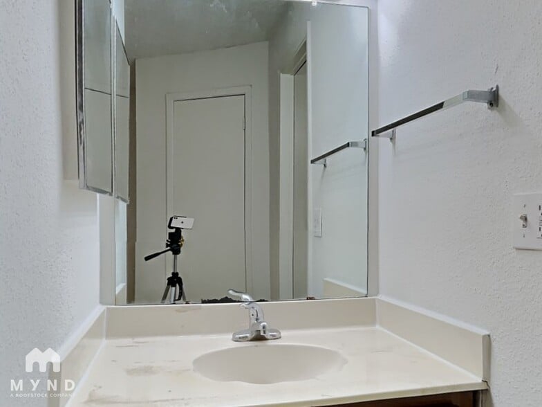 Building Photo - 1516 Bay Area Blvd