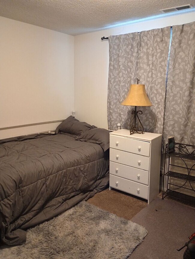 Building Photo - Cozy 2 Bedroom in Downtown Provo