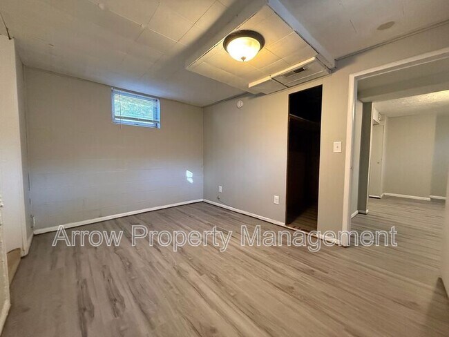 Building Photo - 2049 Worthington Ave