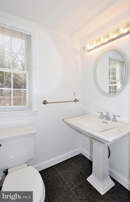 Building Photo - 4630 River Rd