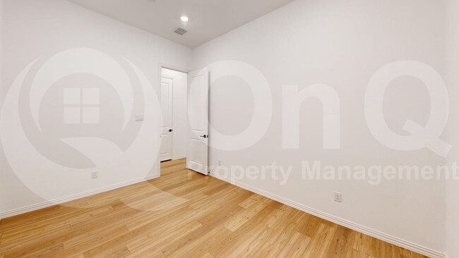 Building Photo - 2226 Adena Spgs Dr