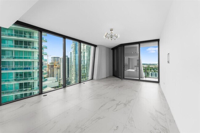 Building Photo - 1000 Biscayne Blvd