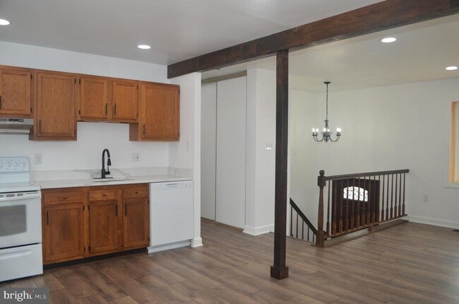 Building Photo - 267 Longford Ct