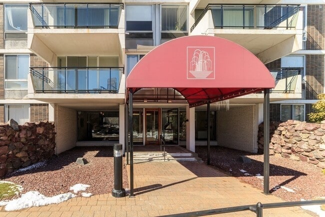 Building Photo - 60 Babcock St