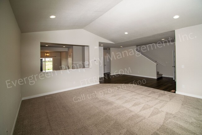 Building Photo - 298 E Chestnut St