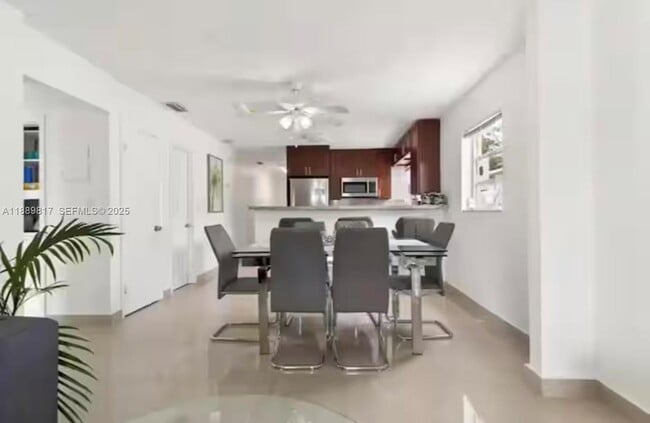 Building Photo - 2543 SW 58th Manor